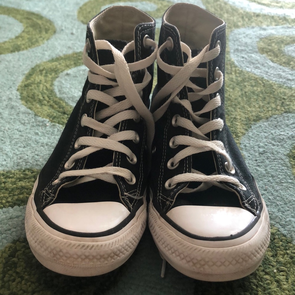 High top black converse size woman’s six